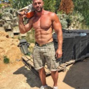 fitstud:

Hard work, baby